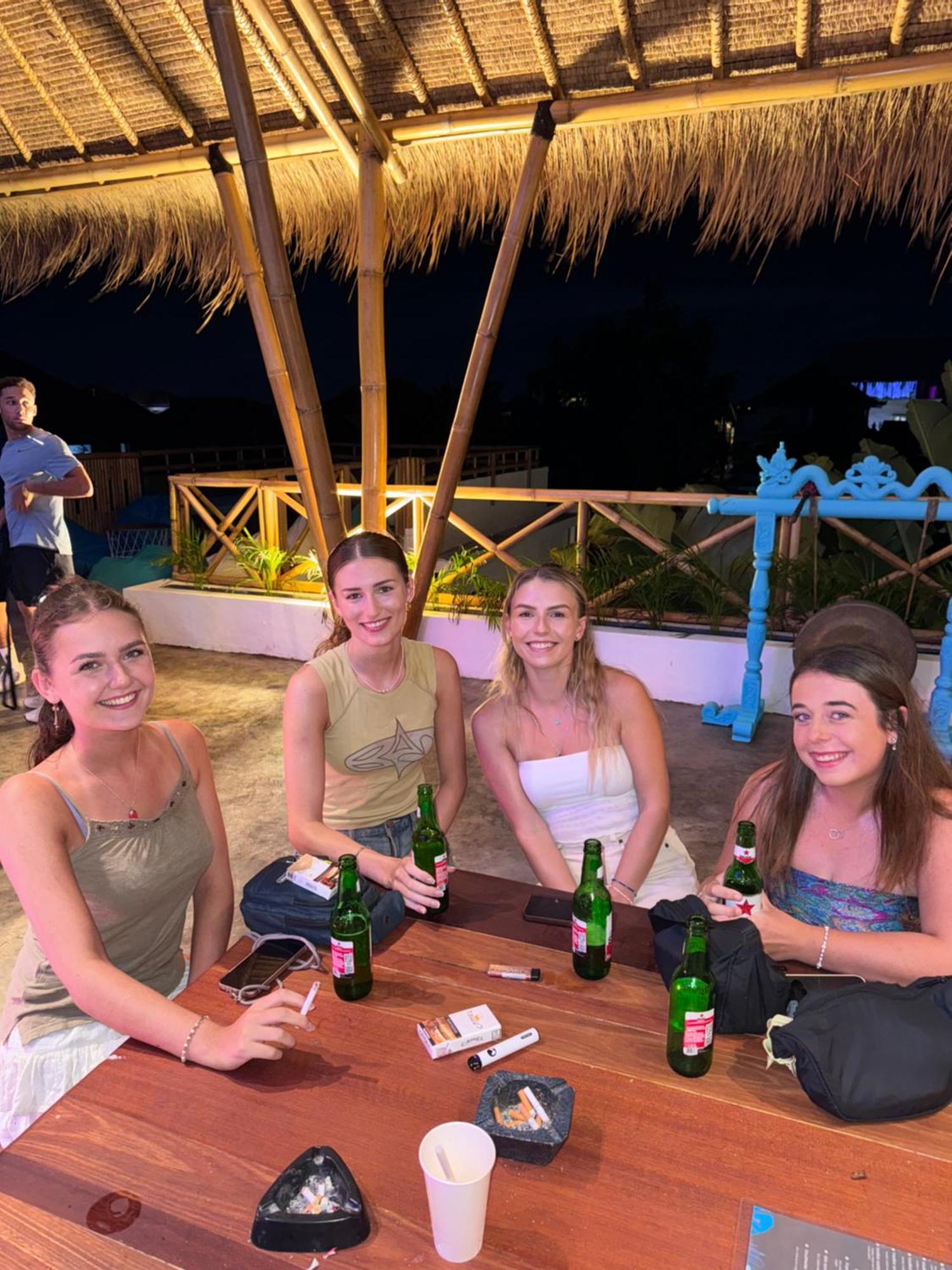 Canggu Central Hostel 外观 照片